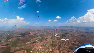 Surcando los aires en parapente