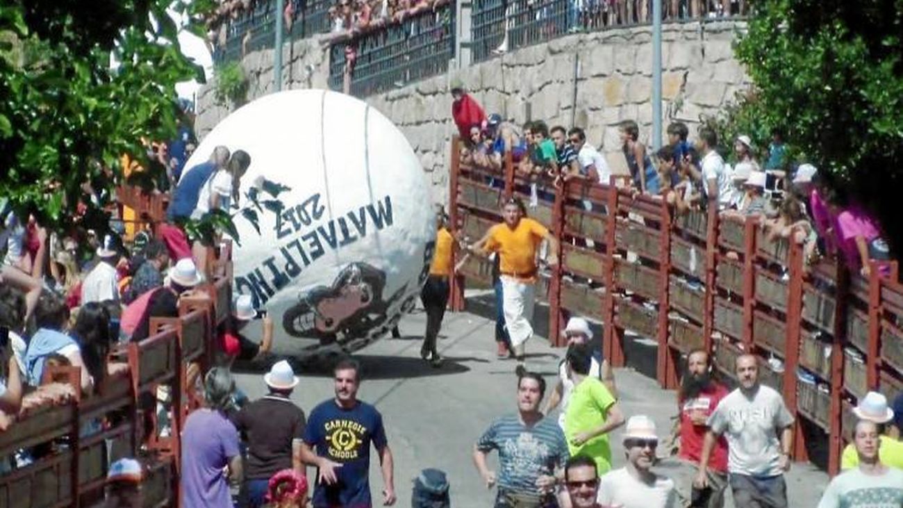 "El ""boloencierro"" llega a Mataelpino "