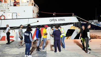 El buque 'Audaz' traerá a España a 15 inmigrantes del 'Open Arms'