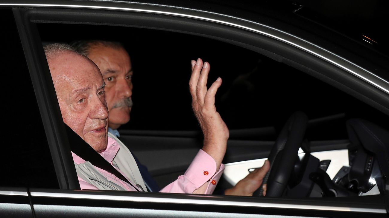 El rey Juan Carlos a su llegada a la Clínica Quirón para someterse a una intervención quirúrgica cardíaca