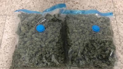 Detenido en San Blas un joven que portaba en su coche un kilo de marihuana