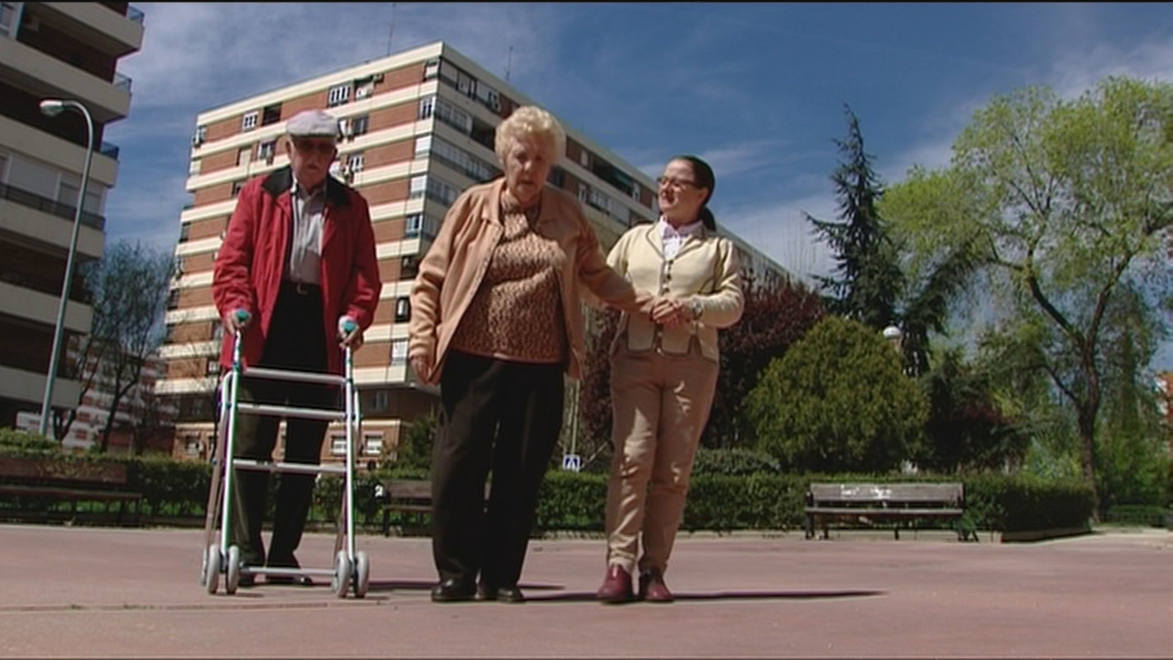 El bloqueo político impide el pago de muchas prestaciones por dependencia