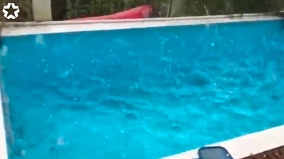 Así caen las piedras de granizo en Hoyo de Manzanares