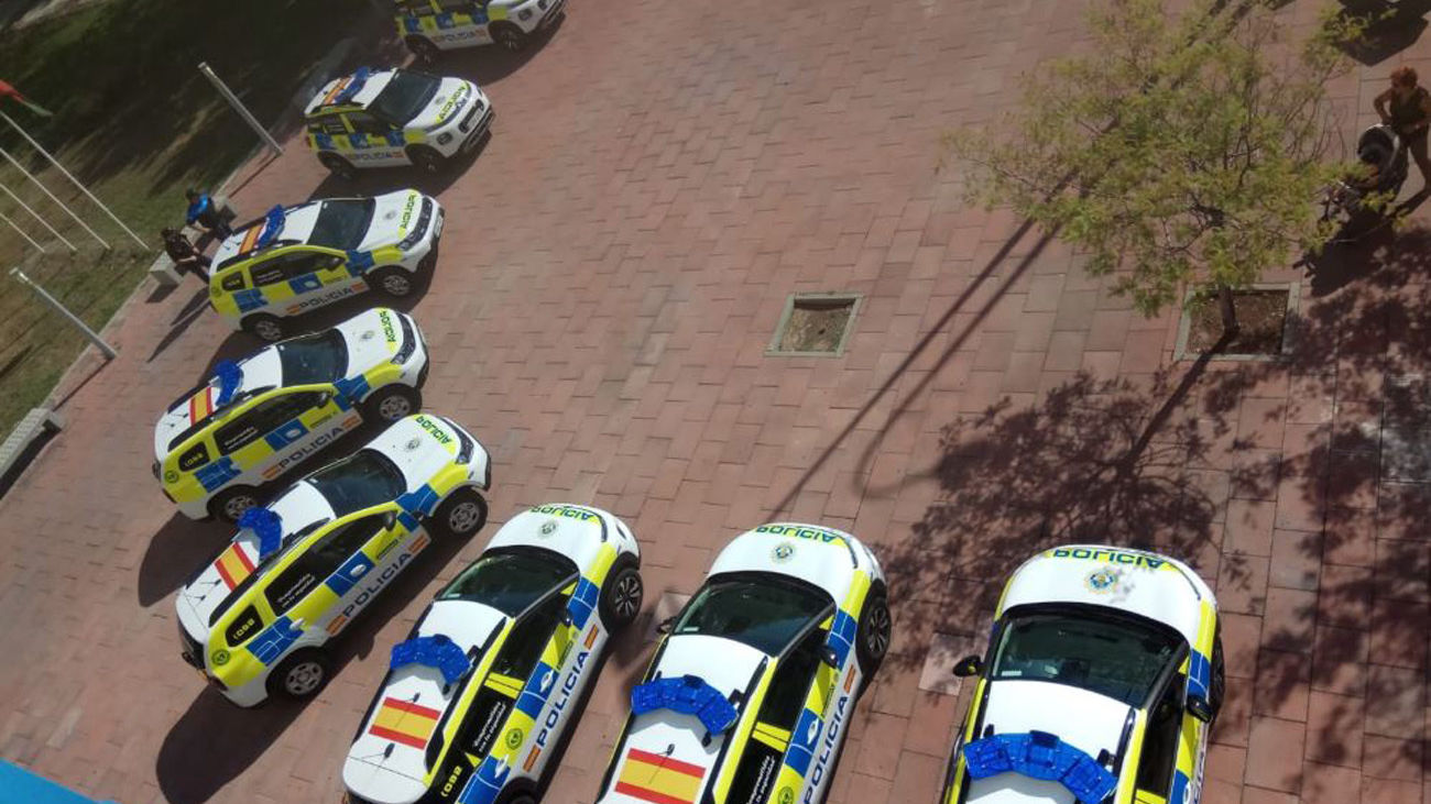 La policía local de Alcorcón incorpora 9 coches patrulla con señalización LED y desfibriladores