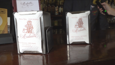 ¿Por qué siguen existiendo las servilletas 'zigzag' si no limpian?