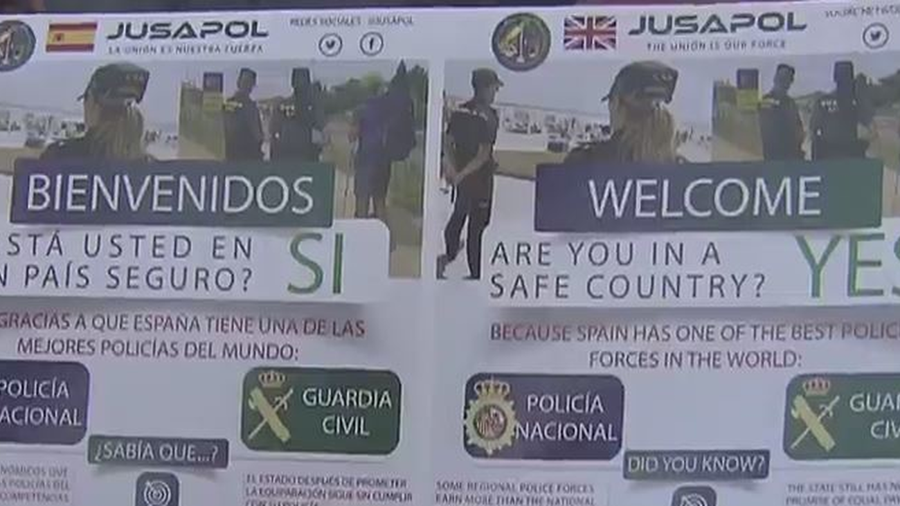 Jusapol reparte  folletos para reivindicar la seguridad en España