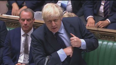 Boris Johnson pierde la mayoría en el Parlamento por la deserción de un diputado