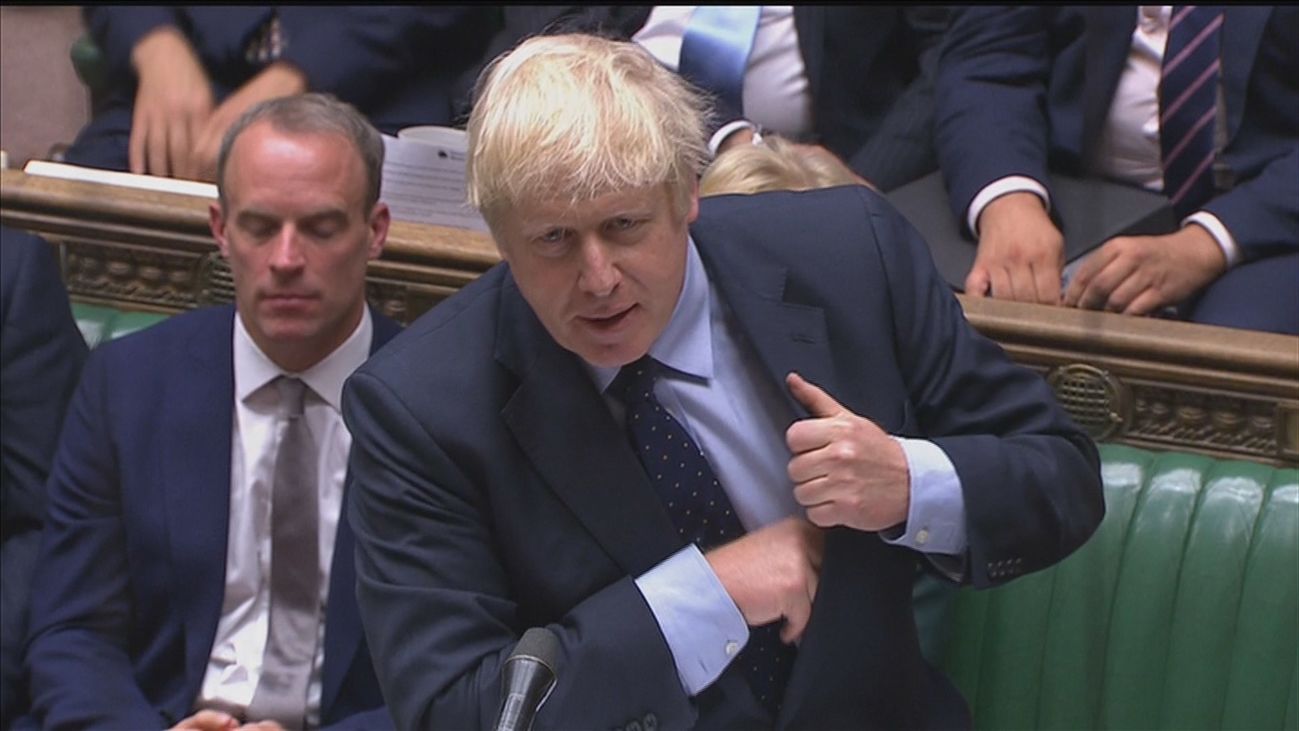 Boris Johnson pierde la mayoría en el Parlamento por la deserción de un diputado