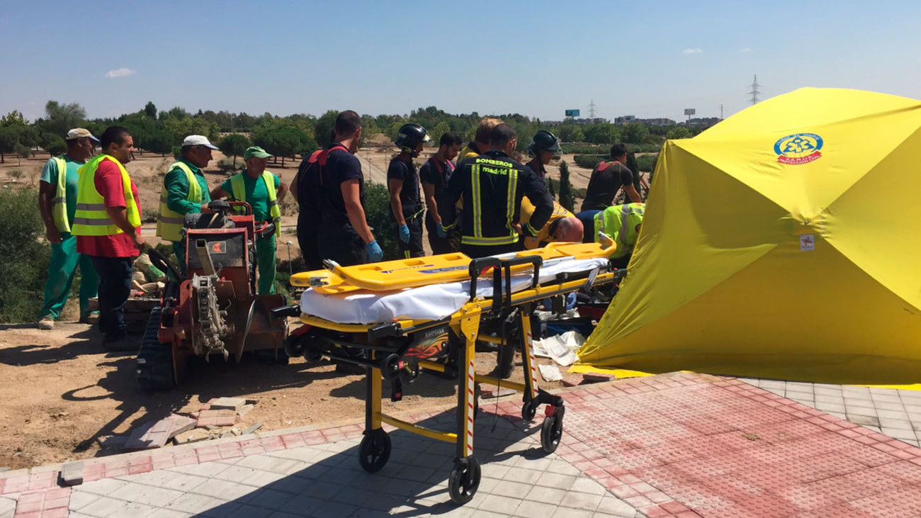 Un trabajador electrocutado, herido grave en Vicálvaro