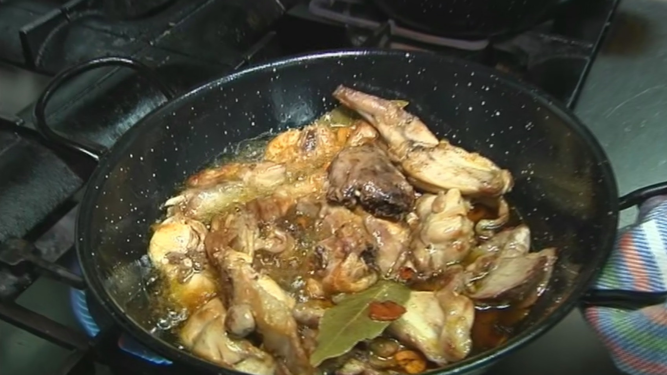 El mejor conejo al ajillo de Madrid está en Vallecas