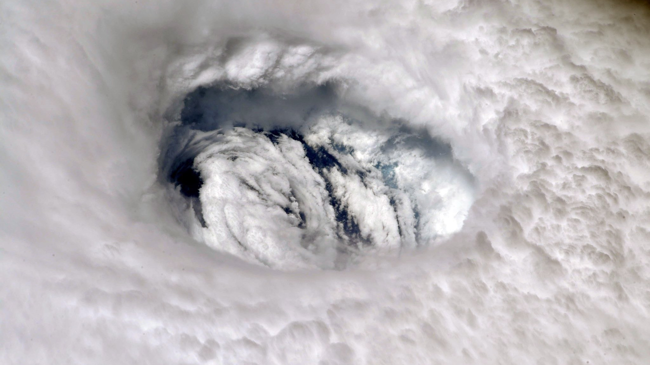 El huracán Dorian pone rumbo a la costa de EEUU tras arrasar las Bahamas