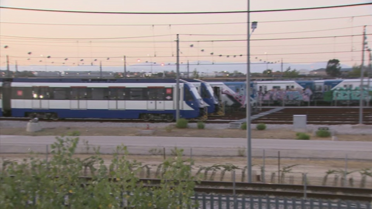Tres grafiteros atacan a un vigilante de seguridad de Metro en Cuatro Vientos