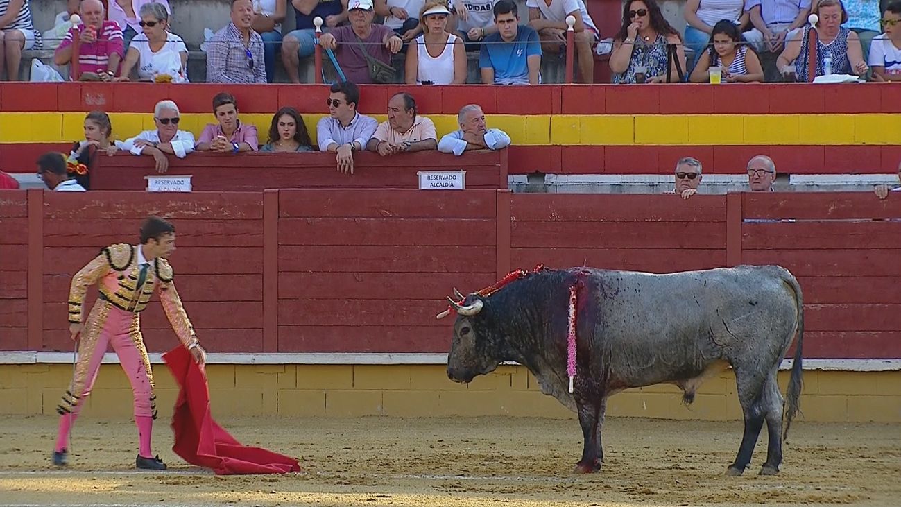 Puntúan Robleño y Escribano y la espada se lo impide a Gómez del Pilar en El Álamo