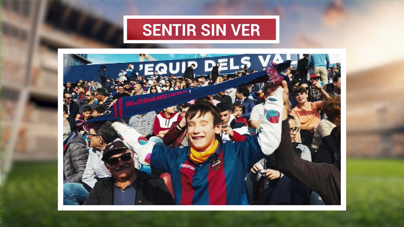 El fútbol une a toda la familia de Pau