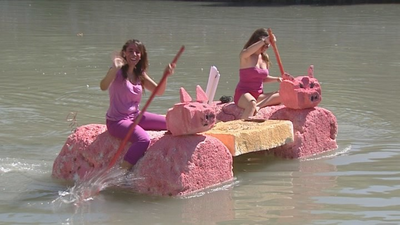 Así preparan los barcos locos del descenso pirata del Tajo en Aranjuez