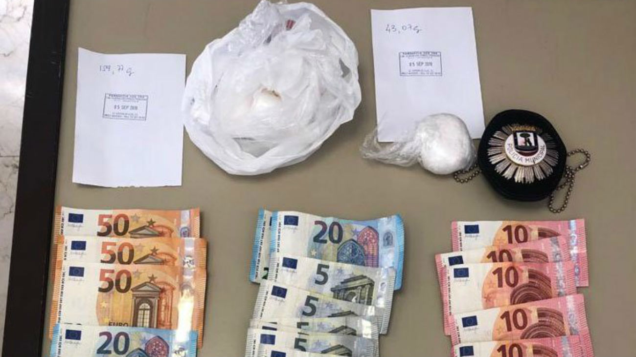 Droga y dinero incautados por la Policía Municipal