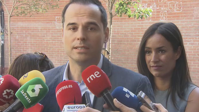 Aguado exige a Sánchez que deje de "hacer el paripé" con Iglesias