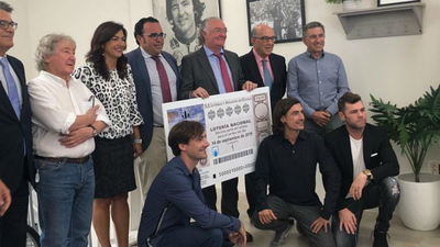 La Lotería Nacional homenajea a Ángel Nieto