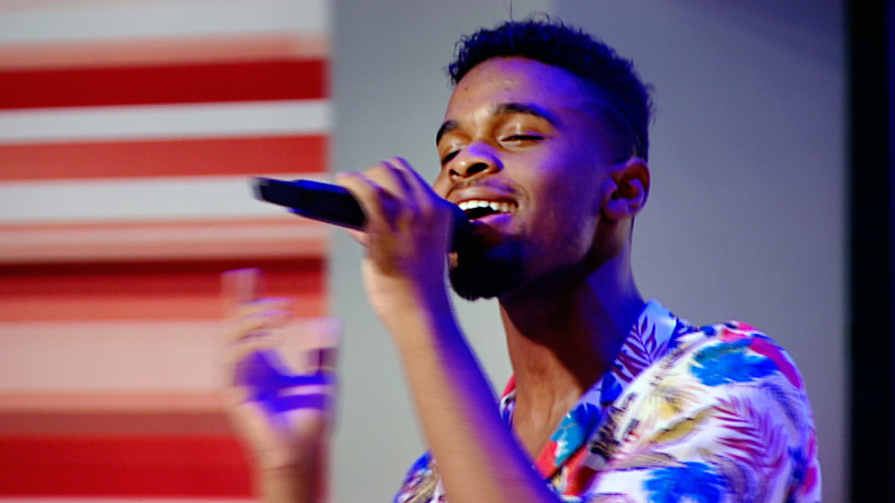 Famous llega haciendo 'bulla'