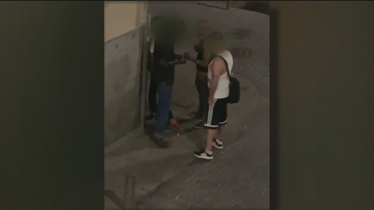 Los vecinos de Lavapiés vuelven a denunciar el aumento de la venta de droga en el barrio