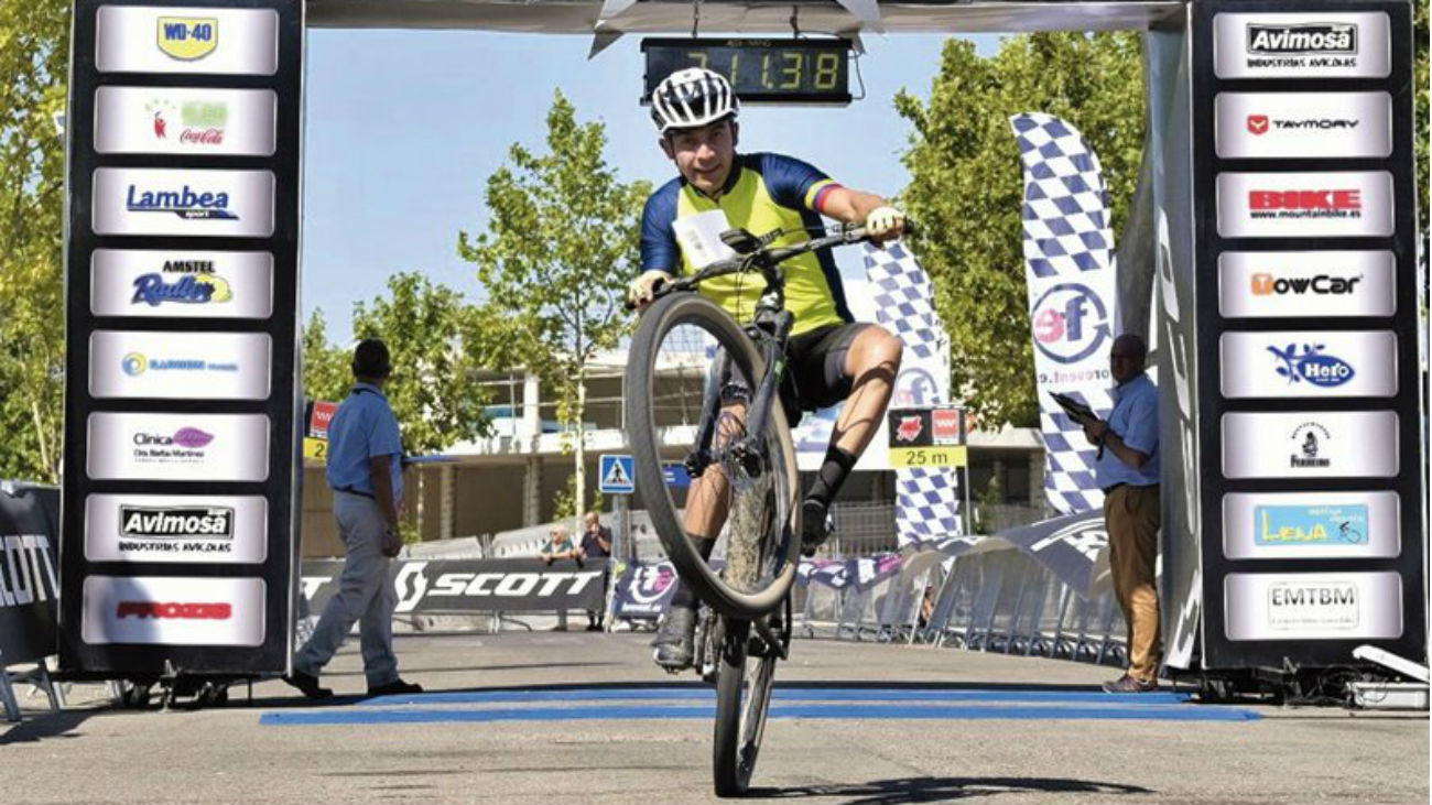 Más de 1.000 bikers en Paracuellos en el Circuito Scott 7 Estrellas