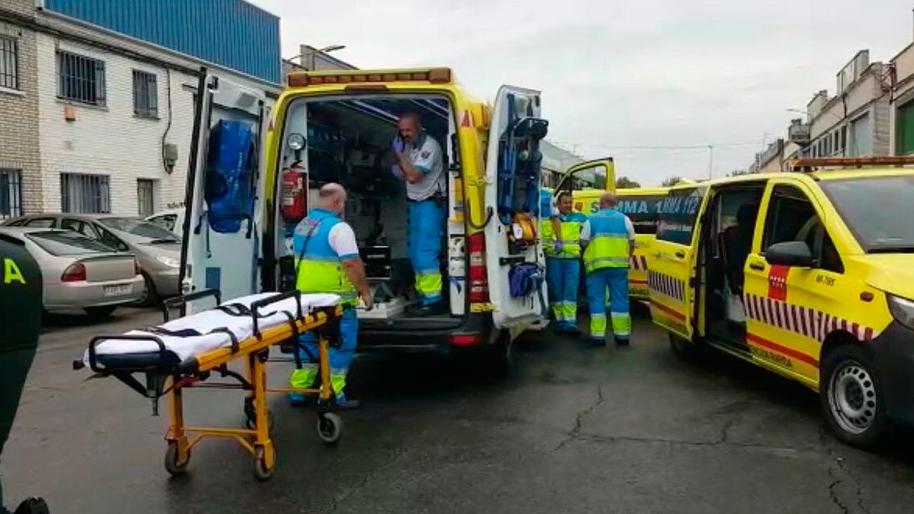 Servicios del SUMMA  ante la nave de Humanes