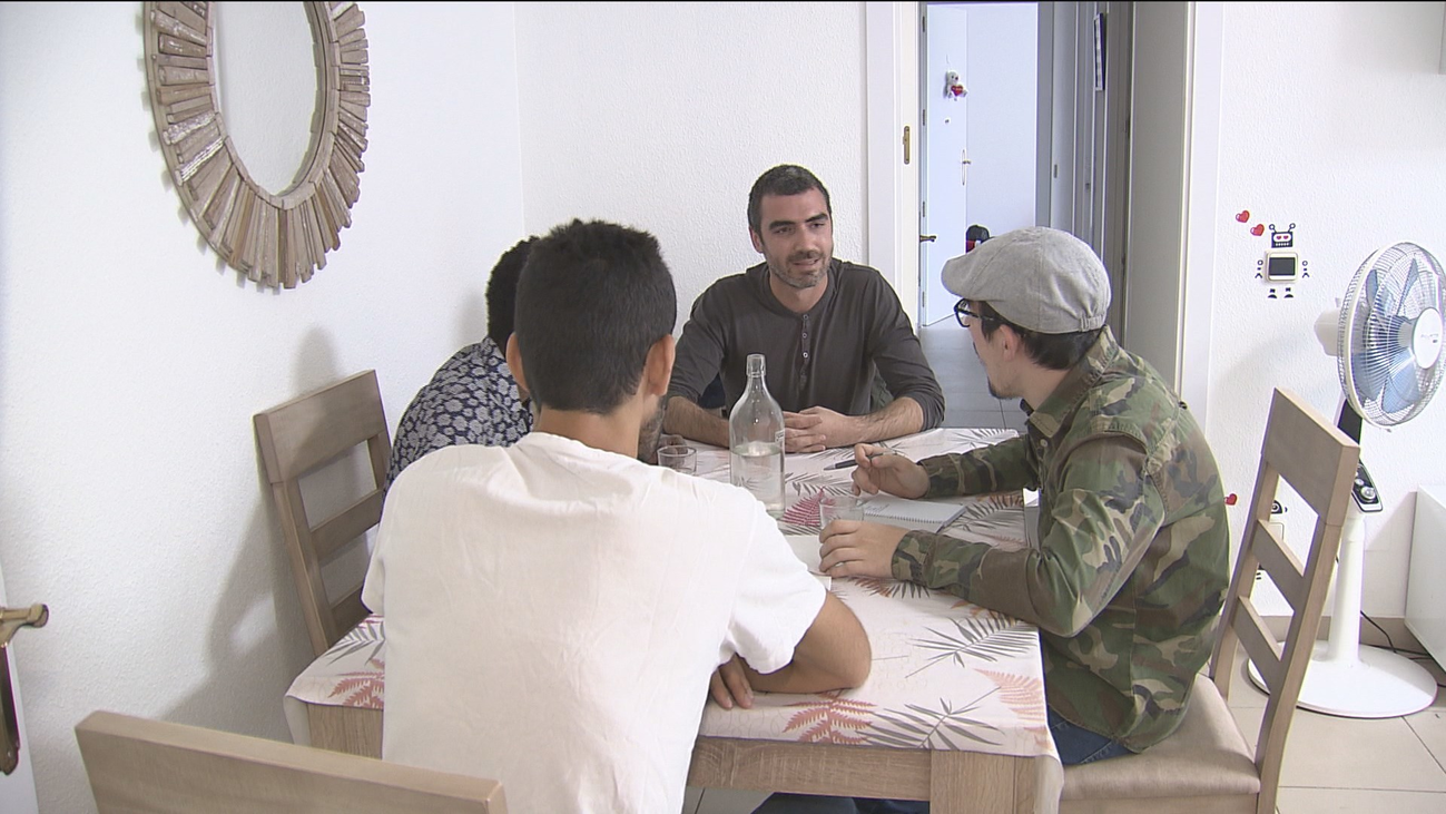 Un proyecto de inclusión social permite a personas con discapacidad intelectual compartir piso