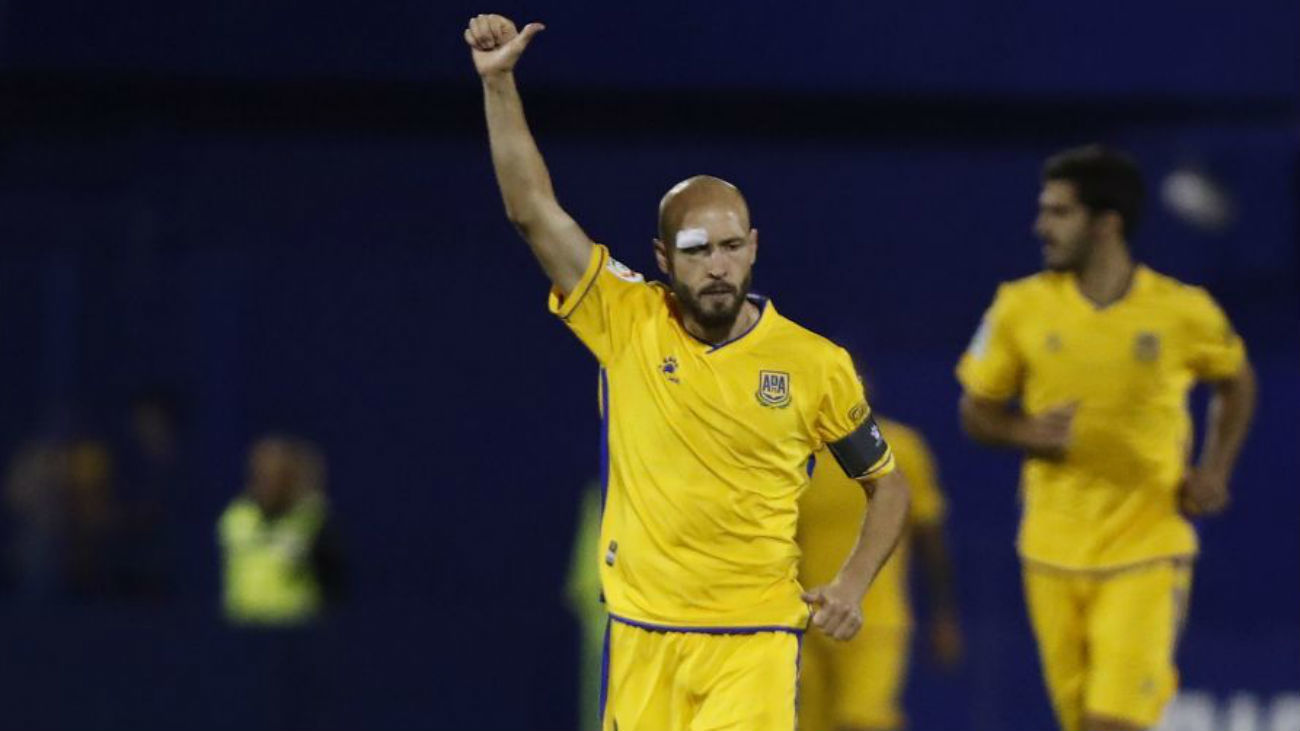 3-0. El Alcorcón se da un festín ante el Cádiz