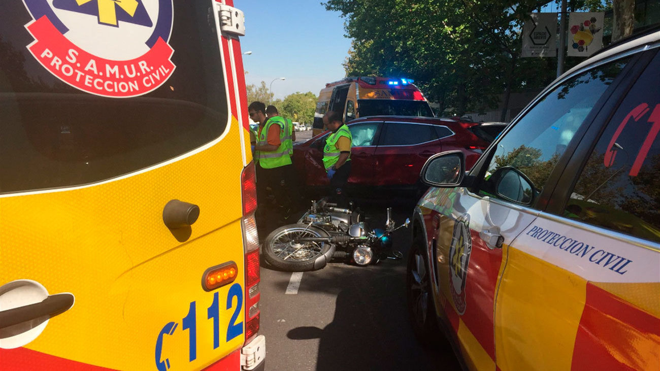 Fallece un motorista de 51 años tras colisionar con un coche en Canillejas