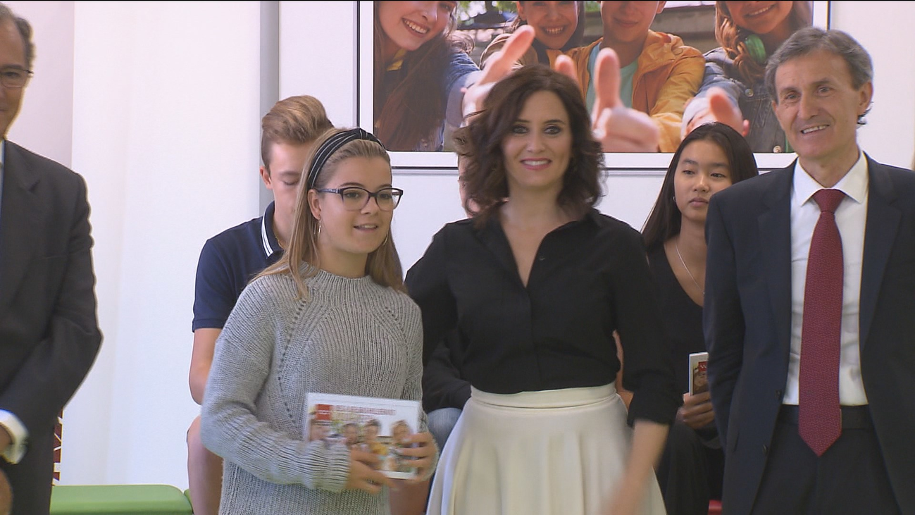 1.500 alumnos madrileños reciben el cheque bachillerato