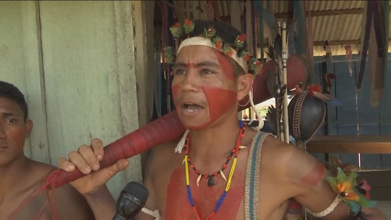Los indígenas del Amazonas plantan cara a las mafias de la madera