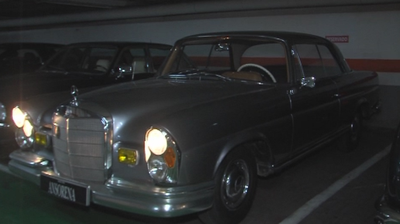 Coches clásicos y de lujo, a subasta en Recoletos