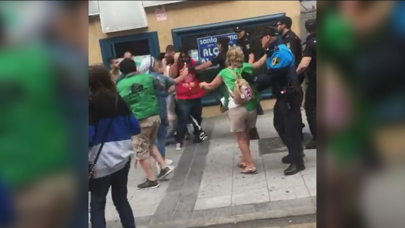 Dos detenidos y un agente herido durante un desahucio en Alcorcón