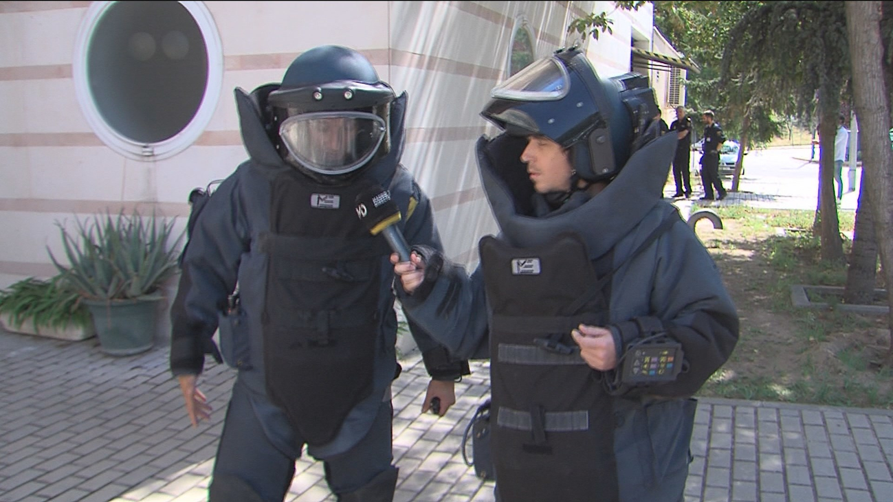 Así trabajan los Tedax de la Policía Nacional
