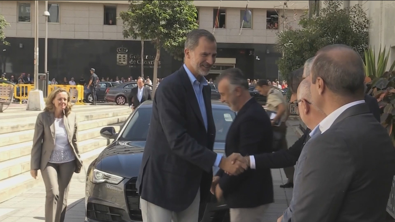 Los reyes recorren la España quemada e inundada