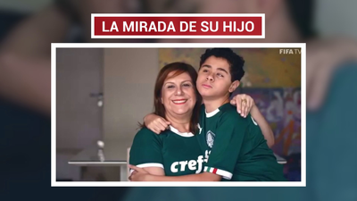 Silvia Grecco narra los partidos a su hijo ciego