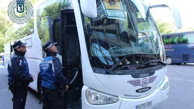 Dos conductores de autobús escolar de Madrid dan positivo en un control de drogas