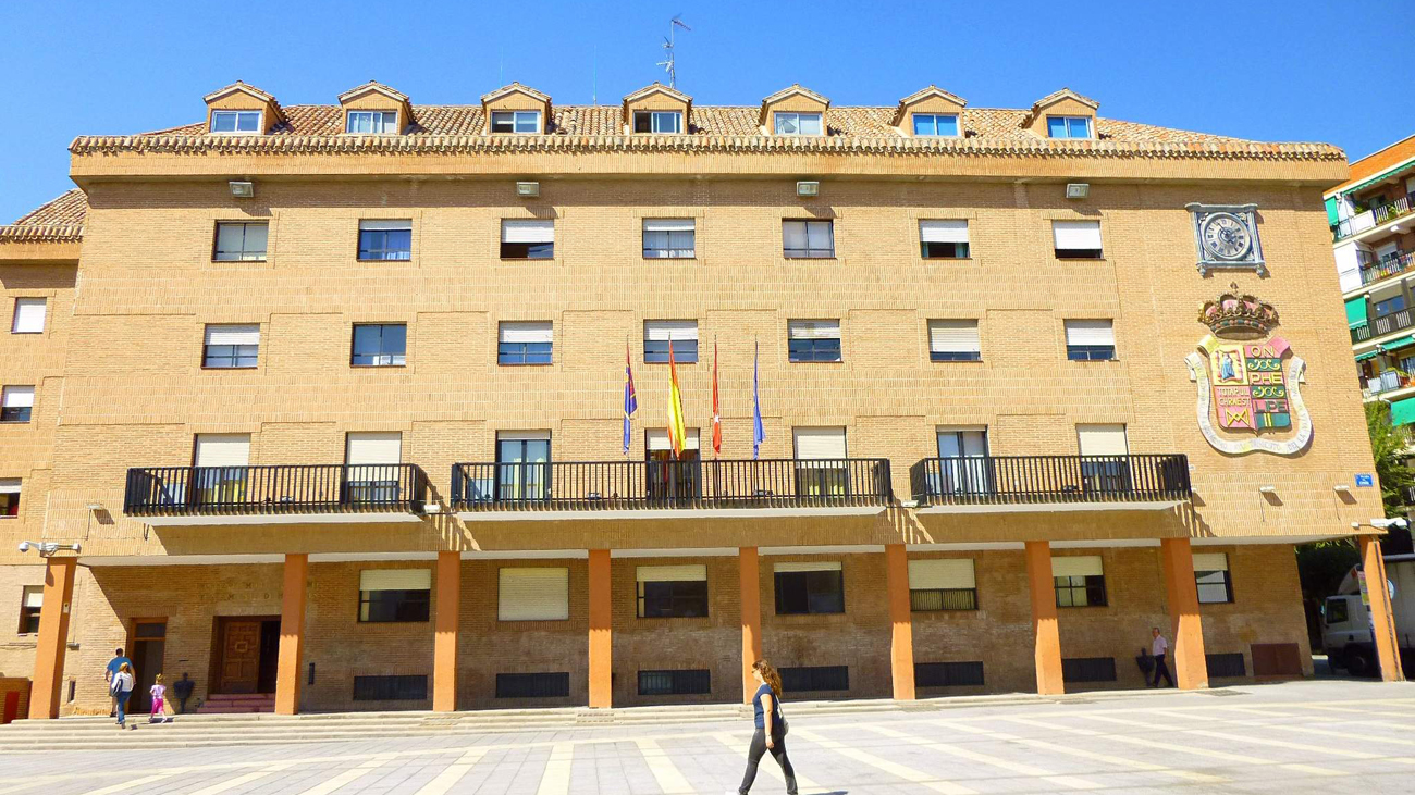 Dimite nuevo gerente de vivienda de Móstoles tras dudas sobre su experiencia