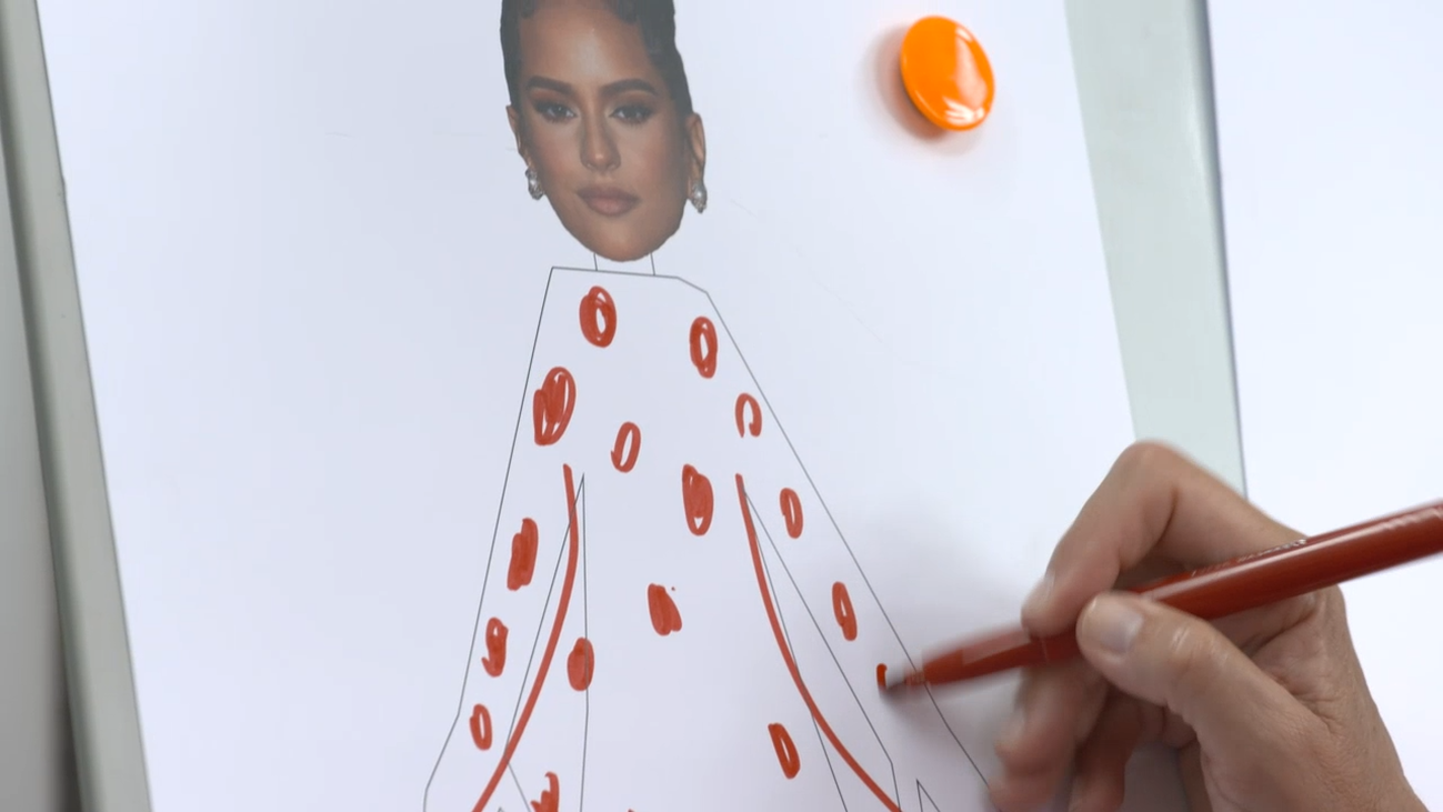 Ágatha Ruiz de la Prada diseña un vestido para Rosalía, Trump y el Papa Francisco