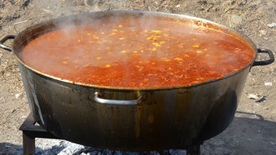 Guadarrama quiere que su tradicional guiso de 'Patatas con Carne' sea Fiesta de Interés Turístico Regional