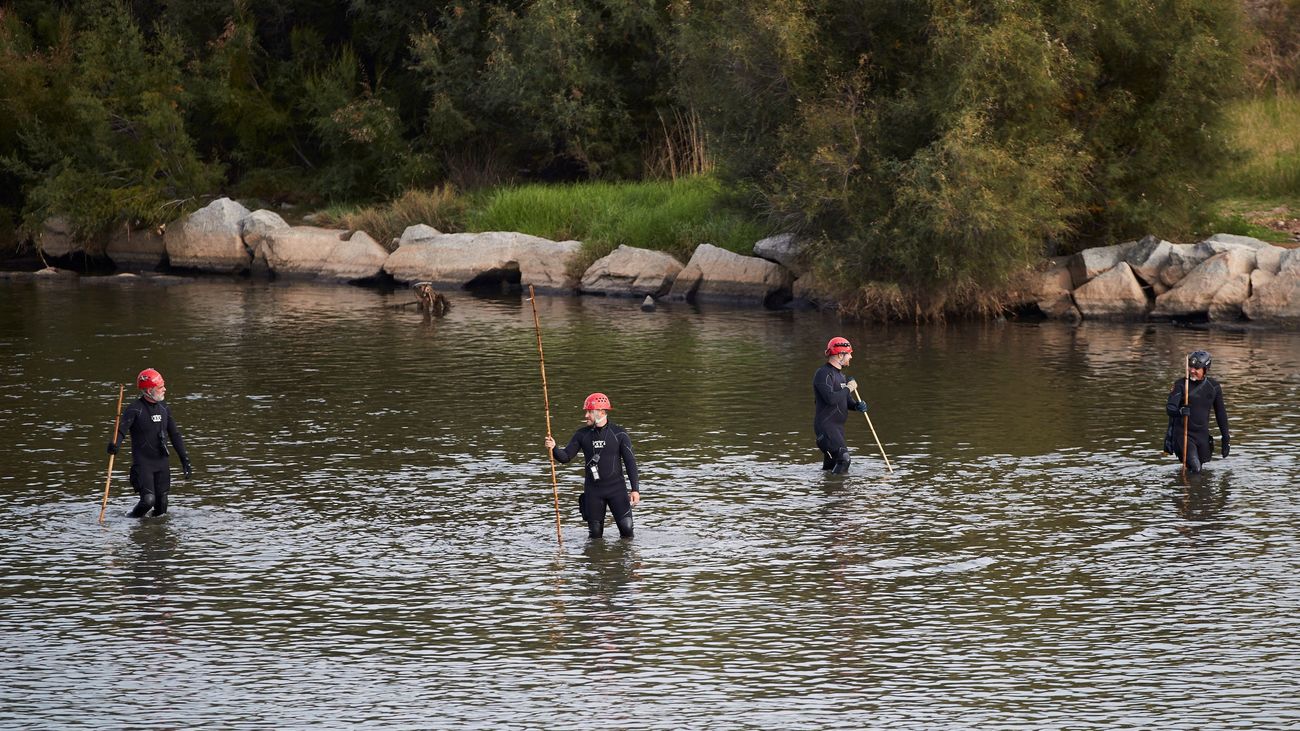 Búsqueda de un bebé en el río Besòs