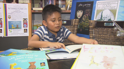 Dereck, un  escritor a los seis años en Fuenlabrada