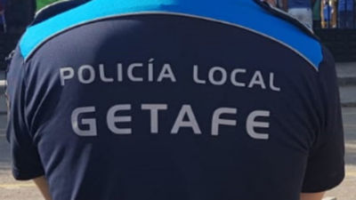 La Policía  de Getafe entrega menciones a tres jóvenes que salvaron a una mujer que cayó a las vías de metro