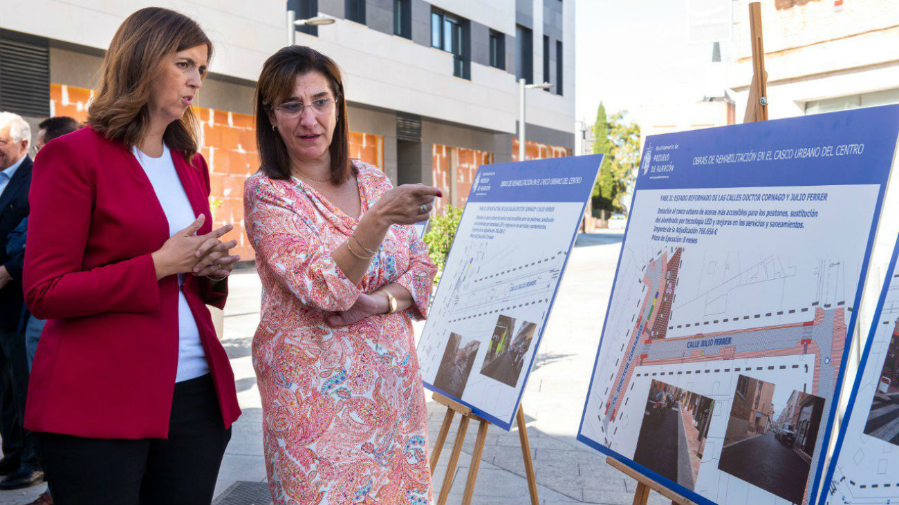 La alcaldesa, Susana Pérez Quislant, junto a la concejal de Obras, Almudena Ruiz