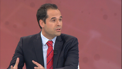 Aguado anuncia haber ordenado que los edificios públicos de Madrid "tengan energía 100% renovable"