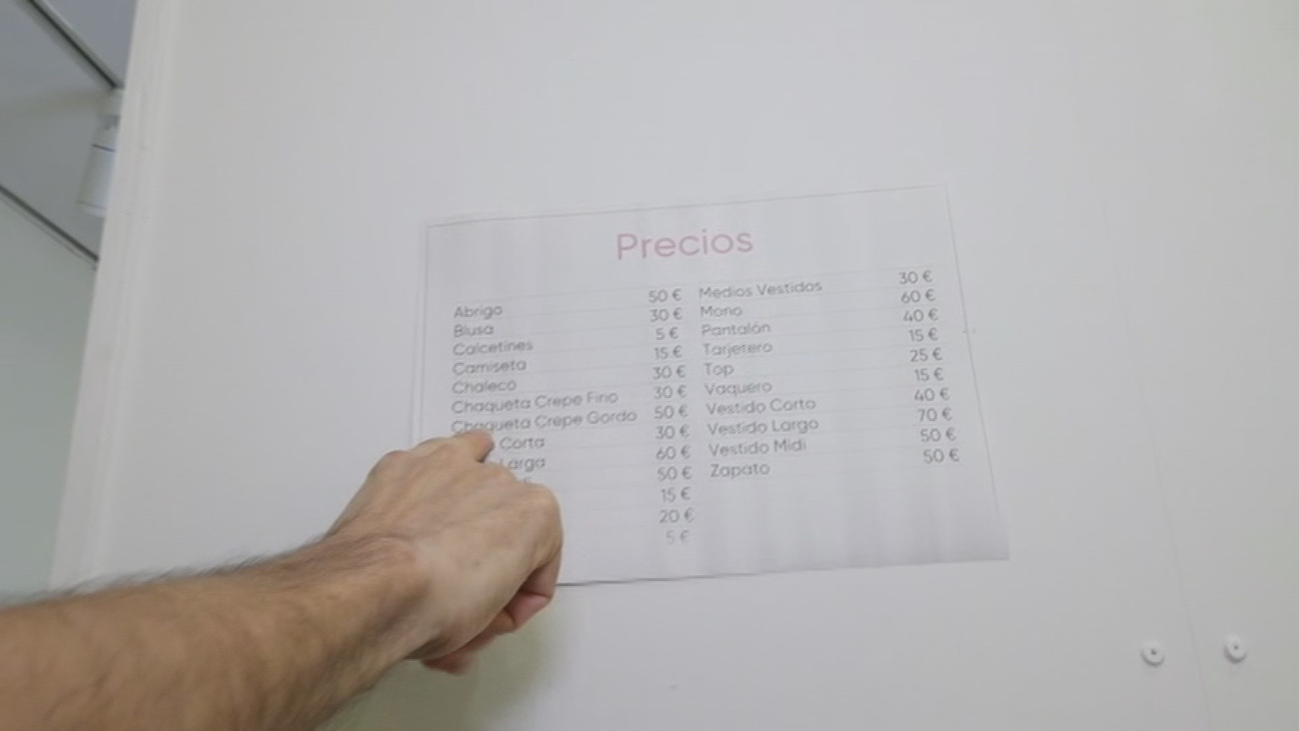 Largas colas en la calle Velázquez por el ‘gran outlet’ de una conocida marca