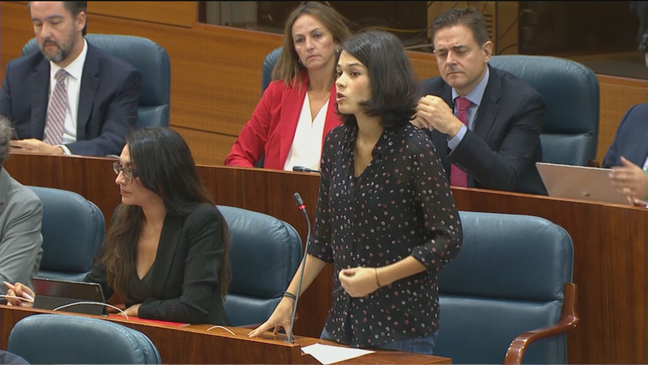 Choque entre Ayuso e Isa Serra en la Asamblea por la violencia machista
