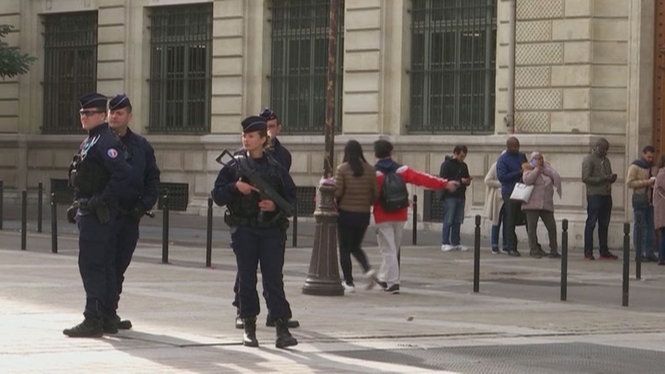 La Fiscalía investiga como acto terrorista el asesinato de 4 policías en París