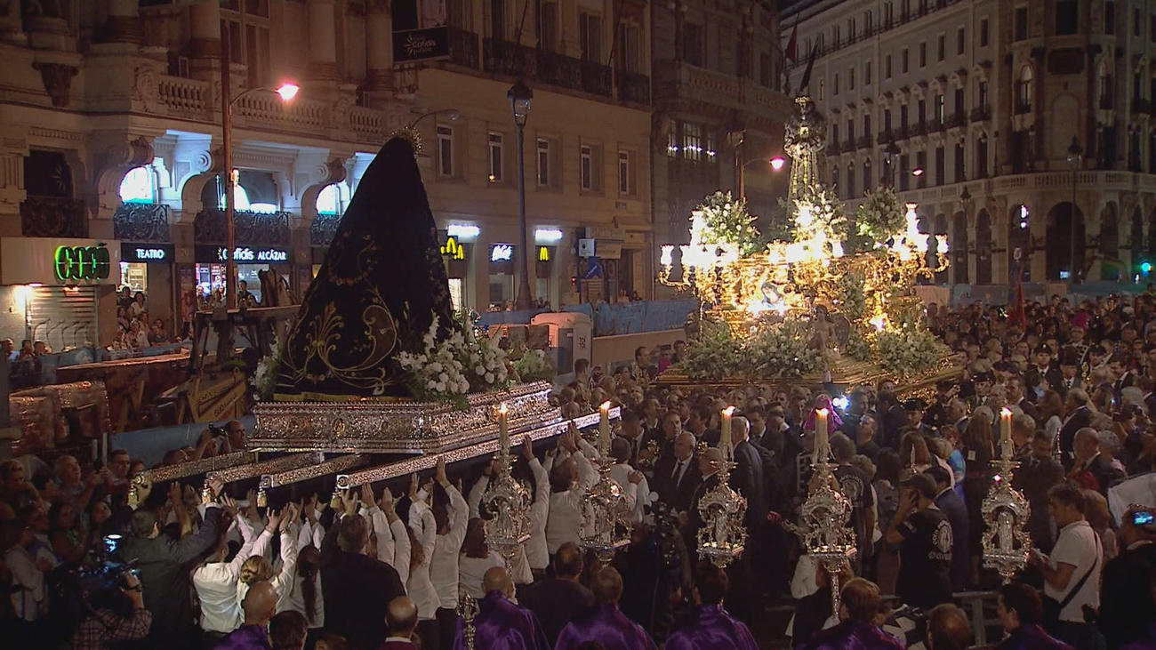 Encuentro entre Jesús de Medinaceli y la Virgen de la Soledad y el Desamparo