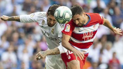 4-2. El Real Madrid se aferra al liderato con dosis de sufrimiento